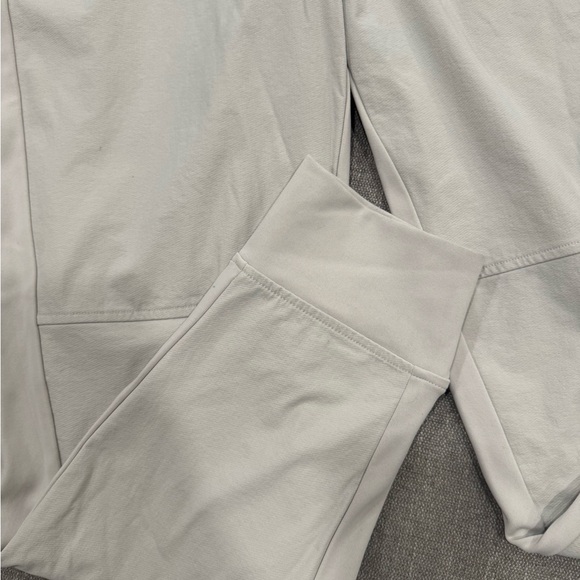 Athleta Women’s Joggers – Light Gray, Size Large, Zip Pockets, Stretch Active - Picture 3 of 4